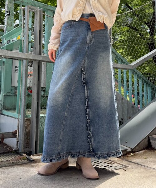 w closet（ダブルクローゼット）の「【低身長/高身長サイズあり◎】フリルデニムロングスカート（スカート・レディース・ブラック/ブルー・SMALL/MEDIUM）」の20枚目の写真
