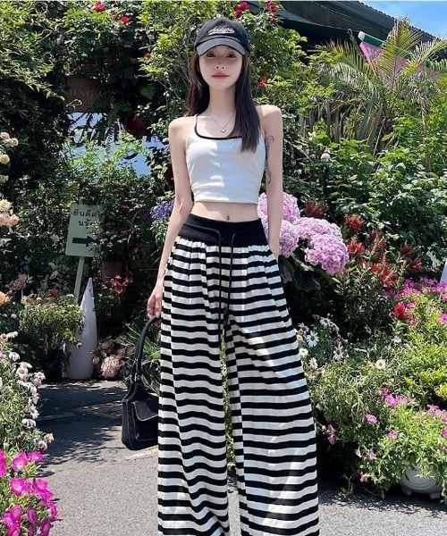 Ritzy(リッツィー)の「ボーダー柄 ワイドパンツ(その他パンツ・レディース・ブラック/ネイビー・M/L/S)」の9枚目の写真