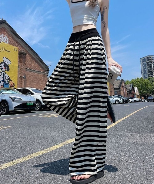 Ritzy(リッツィー)の「ボーダー柄 ワイドパンツ(その他パンツ・レディース・ブラック/ネイビー・M/L/S)」の11枚目の写真