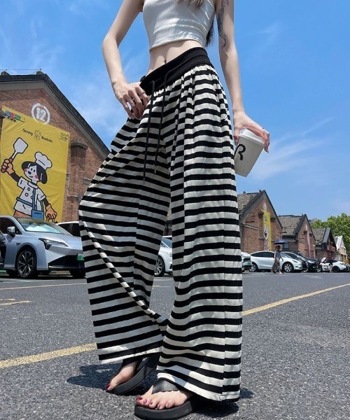 Ritzy(リッツィー)の「ボーダー柄 ワイドパンツ(その他パンツ・レディース・ブラック/ネイビー・M/L/S)」の12枚目の写真