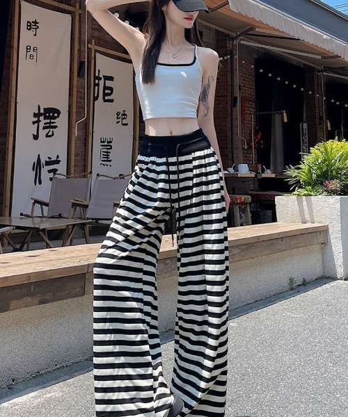 Ritzy(リッツィー)の「ボーダー柄 ワイドパンツ(その他パンツ・レディース・ブラック/ネイビー・M/L/S)」の13枚目の写真