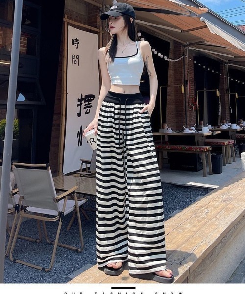 Ritzy(リッツィー)の「ボーダー柄 ワイドパンツ(その他パンツ・レディース・ブラック/ネイビー・M/L/S)」の14枚目の写真