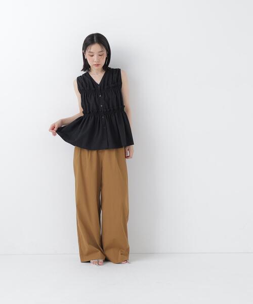 NATURAL BEAUTY BASIC(ナチュラルビューティーベーシック)の「Vネックティアードブラウス(シャツ/ブラウス・レディース・レッド/ブルー/ブラック/オフホワイト・フリ-)」の8枚目の写真