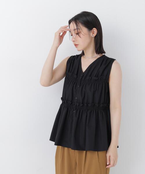 NATURAL BEAUTY BASIC(ナチュラルビューティーベーシック)の「Vネックティアードブラウス(シャツ/ブラウス・レディース・レッド/ブルー/ブラック/オフホワイト・フリ-)」の9枚目の写真