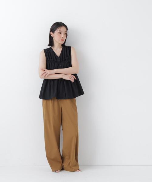 NATURAL BEAUTY BASIC(ナチュラルビューティーベーシック)の「Vネックティアードブラウス(シャツ/ブラウス・レディース・レッド/ブルー/ブラック/オフホワイト・フリ-)」の10枚目の写真