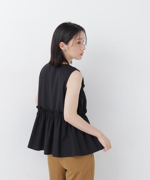 NATURAL BEAUTY BASIC(ナチュラルビューティーベーシック)の「Vネックティアードブラウス(シャツ/ブラウス・レディース・レッド/ブルー/ブラック/オフホワイト・フリ-)」の13枚目の写真
