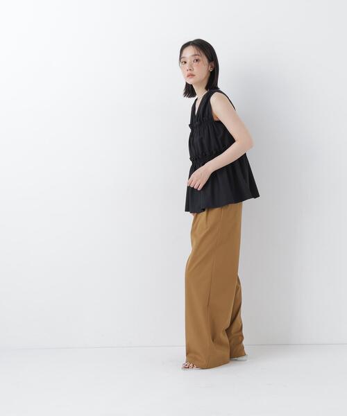 NATURAL BEAUTY BASIC(ナチュラルビューティーベーシック)の「Vネックティアードブラウス(シャツ/ブラウス・レディース・レッド/ブルー/ブラック/オフホワイト・フリ-)」の14枚目の写真