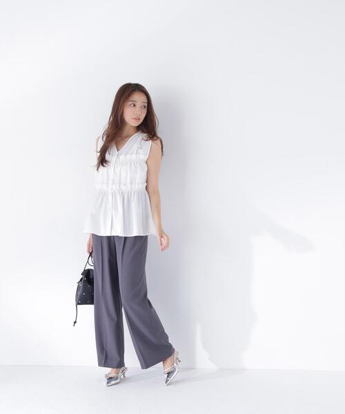 NATURAL BEAUTY BASIC(ナチュラルビューティーベーシック)の「Vネックティアードブラウス(シャツ/ブラウス・レディース・レッド/ブルー/ブラック/オフホワイト・フリ-)」の18枚目の写真