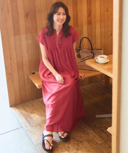 23区 L（ニジュウサンクオオキイサイズ）の「ウォッシュドシアーボイル ピンタック ワンピース（ワンピース・レディース・こしょう色系/ダルブルー系/ダークブラウン系/ブラック系/ローズ系・44/46/48）」の5枚目の写真
