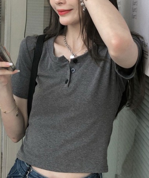 Flugge（フラッジー）の「前ボタンハーフスリーブトップス（Tシャツ/カットソー・レディース・グレー・MEDIUM/LARGE）」の6枚目の写真