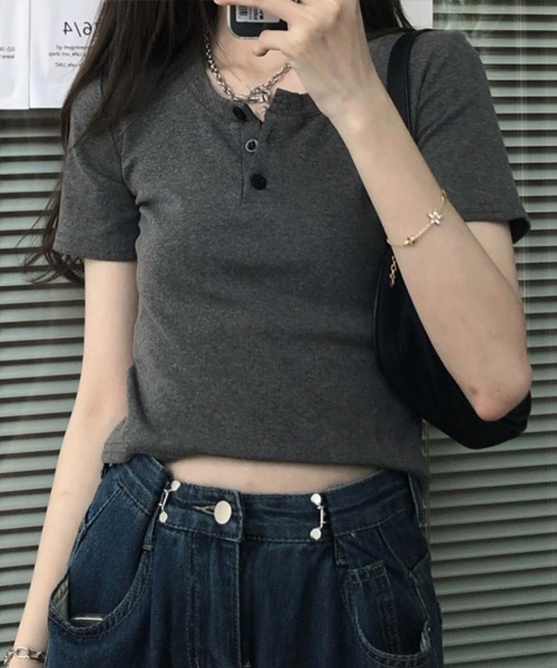 Flugge（フラッジー）の「前ボタンハーフスリーブトップス（Tシャツ/カットソー・レディース・グレー・MEDIUM/LARGE）」の8枚目の写真