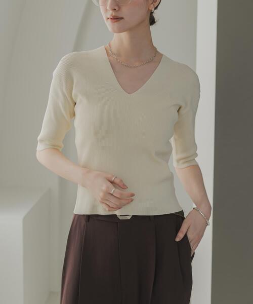 URBAN RESEARCH（アーバンリサーチ）の「Vネックハーフスリーブリブニット（ニット/セーター・レディース・ネイビー/ベージュ系その他/アイボリー・FREE）」の4枚目の写真