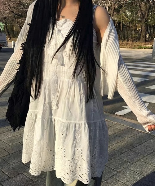 SHERU(シェル)の「【2 デザイン展開】レース透かし刺繍ティアードキャミチュニック 重ね着用 A ラインミニスリップ レディース韓国デイリーレイヤードトップス(チュニック・レディース・ホワイト/ホワイト系その他・F)」の18枚目の写真
