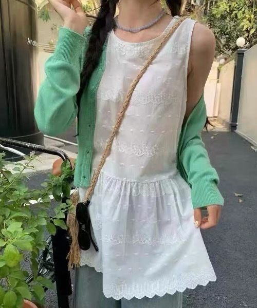 SHERU(シェル)の「【2 デザイン展開】レース透かし刺繍ティアードキャミチュニック 重ね着用 A ラインミニスリップ レディース韓国デイリーレイヤードトップス(チュニック・レディース・ホワイト/ホワイト系その他・F)」の22枚目の写真