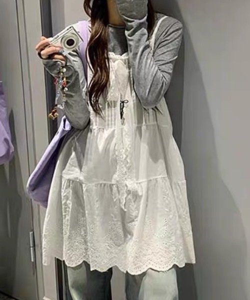 SHERU(シェル)の「【2 デザイン展開】レース透かし刺繍ティアードキャミチュニック 重ね着用 A ラインミニスリップ レディース韓国デイリーレイヤードトップス(チュニック・レディース・ホワイト/ホワイト系その他・F)」の4枚目の写真