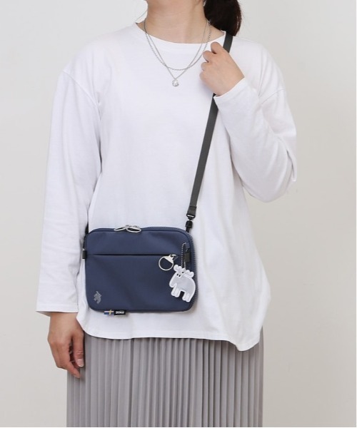 moz(モズ)の「moz モズ 撥水2wayスマホショルダー(ショルダーバッグ・レディース・ホワイト系その他/ブラック/ブルー系その他・FREE)」の7枚目の写真