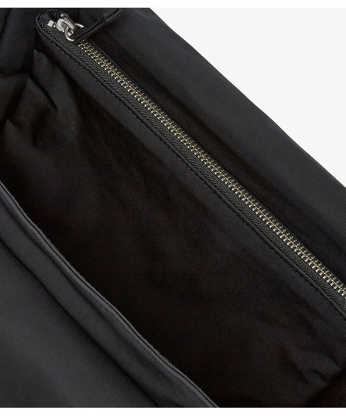 A.P.C.(アーペーセー)の「MESSENGER ARCHIVE(メッセンジャーバッグ・メンズ・カーキ/ブラック・ONESIZE)」の8枚目の写真