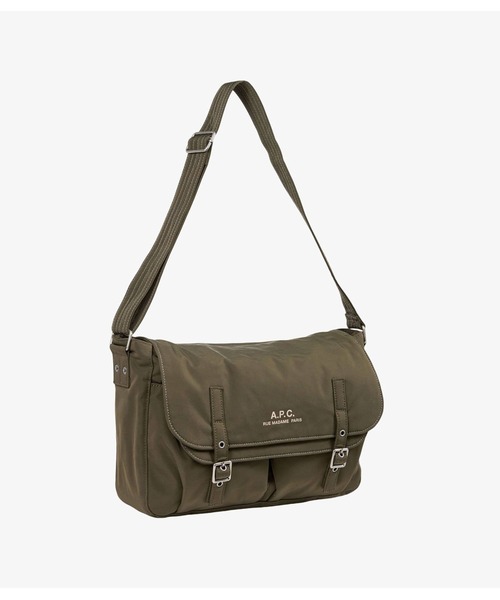 A.P.C.(アーペーセー)の「MESSENGER ARCHIVE(メッセンジャーバッグ・メンズ・カーキ/ブラック・ONESIZE)」の9枚目の写真