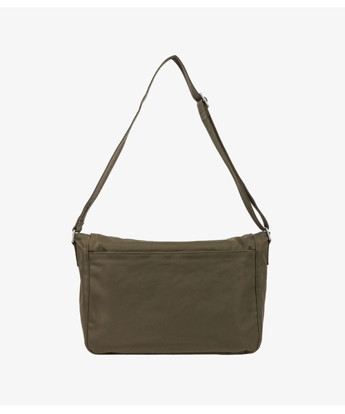 A.P.C.(アーペーセー)の「MESSENGER ARCHIVE(メッセンジャーバッグ・メンズ・カーキ/ブラック・ONESIZE)」の10枚目の写真