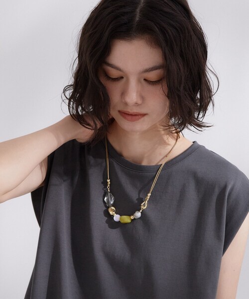 OPAQUE.CLIP(オペークドットクリップ)の「【長さ調節可能】ビーズコードネックレス(ネックレス・レディース・ブラック/キャメル・00)」の7枚目の写真