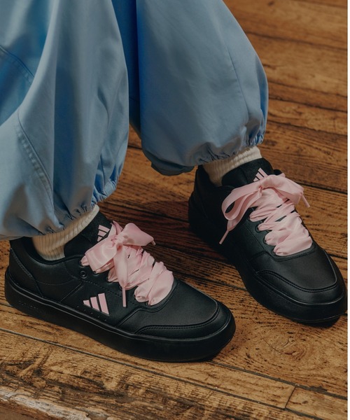 adidas(アディダス)の「ADIDAS アディダス PARK ST LITE パーク ST ライト LA2767 ABC-MART限定 *CORE/CLEA/CORE(スニーカー・レディース・ブラック・24.0cm/23.0cm/22.0cm/22.5cm/23.5cm/25.5cm/25.0cm/24.5cm)」の1枚目の写真
