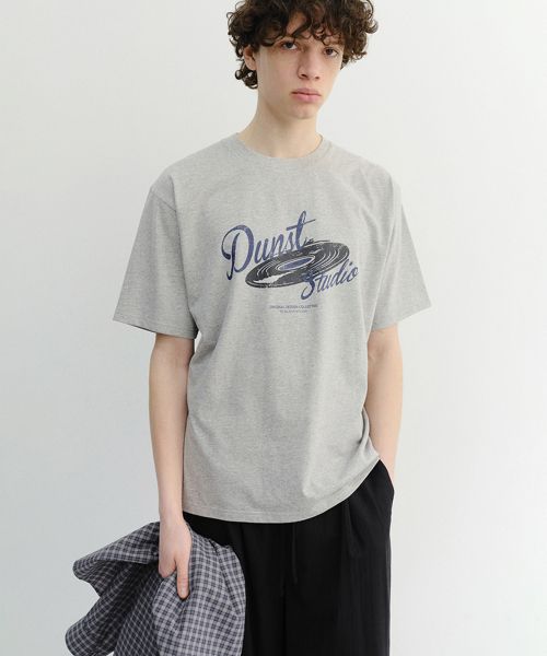 DUNST FOR MEN(ダンストフォーメン)の「VINYL T-SHIRT_UNISEX_UDTS6B144_MELANGE GREY(Tシャツ/カットソー・メンズ・グレー・X-SMALL/SMALL/MEDIUM/LARGE/X-LARGE/XX-LARGE)」の1枚目の写真