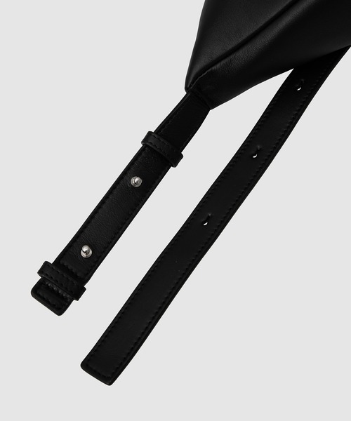 JIL SANDER(ジルサンダー)の「TRIANGLE CROSSBODY(ショルダーバッグ・メンズ・ブラウン/ブラック・UNI)」の7枚目の写真