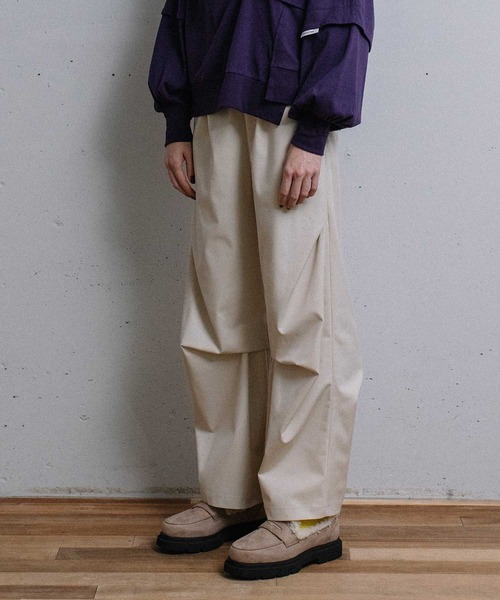 MARECHAL TERRE(マルシャルテル)の「【接触冷感 / UVカット】タックデザインワイドパンツ(その他パンツ・レディース・ブラック/ブラウン/グレー/ライトベージュ・MEDIUM)」の4枚目の写真