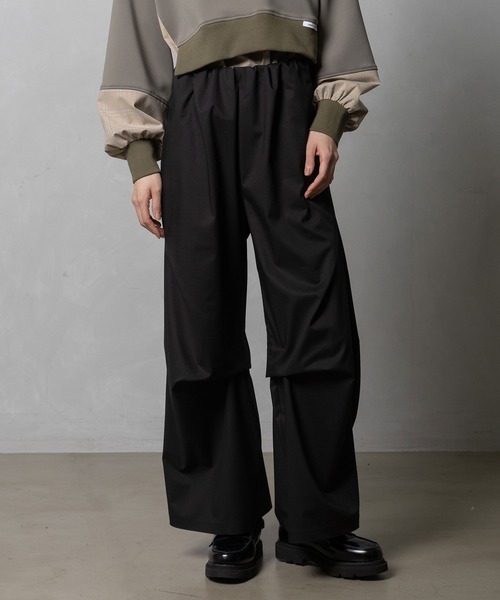 MARECHAL TERRE(マルシャルテル)の「【接触冷感 / UVカット】タックデザインワイドパンツ(その他パンツ・レディース・ブラック/ブラウン/グレー/ライトベージュ・MEDIUM)」の2枚目の写真