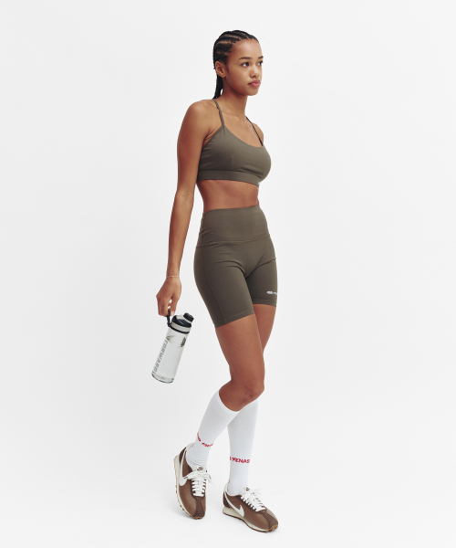 MENASOO(ミナス)の「Cross Strap Bra Top_Khaki(チューブトップ・レディース・カーキ・MEDIUM/LARGE/SMALL)」の7枚目の写真