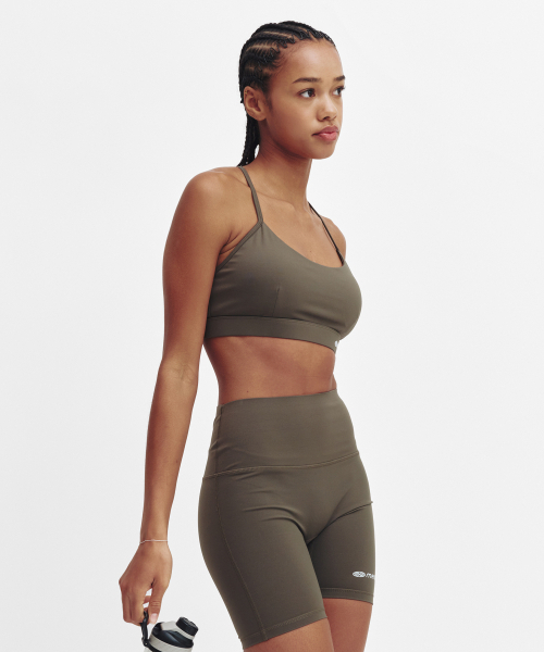 MENASOO(ミナス)の「Cross Strap Bra Top_Khaki(チューブトップ・レディース・カーキ・MEDIUM/LARGE/SMALL)」の11枚目の写真