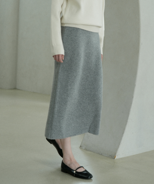VLETI（ブレッティ）の「Merino Wool 100% Knit Skirt (gray)（スカート・レディース・ライトグレー・FREE）」の2枚目の写真