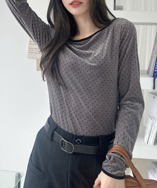 Ada.（エイダ）の「前後2WAY ドット柄 ベロア カットソー（Tシャツ/カットソー・レディース・ブラウン/アイボリー/グレー/ブルー・M/S）」の3枚目の写真