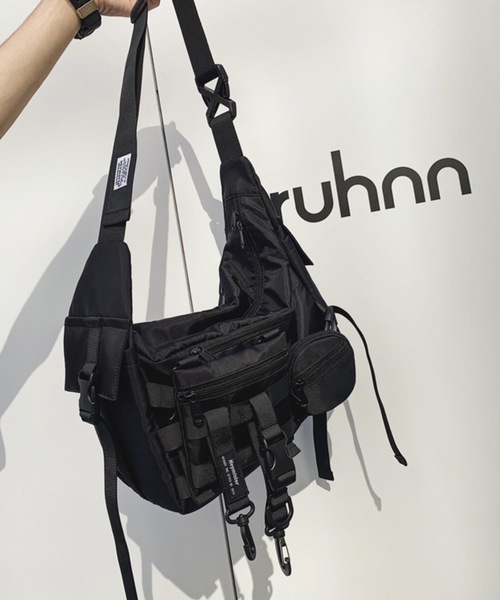ampm(エーエムピーエム)の「韓国メンズ ストリート マルチポケット メッセンジャーバッグ ボディバッグ(メッセンジャーバッグ・メンズ・ブラック・FREE)」の19枚目の写真