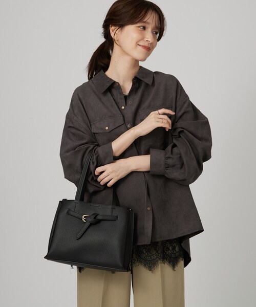 SHOO・LA・RUE(シューラルー)の「【軽量/2WAY】ふわっと軽いベルトトートバッグ(トートバッグ・レディース・ブラック/ベージュ/グレー系その他5・00)」の1枚目の写真