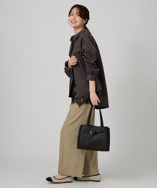 SHOO・LA・RUE(シューラルー)の「【軽量/2WAY】ふわっと軽いベルトトートバッグ(トートバッグ・レディース・ブラック/ベージュ/グレー系その他5・00)」の6枚目の写真