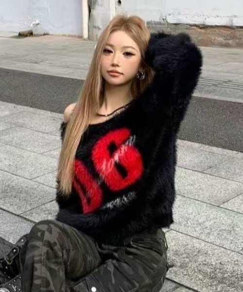 AVYL(アヴィル)の「肩あきナンバリングBIGシャギーニット(ニット/セーター・レディース・ブラック・M)」の4枚目の写真