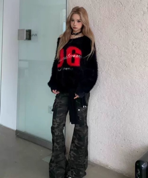 AVYL(アヴィル)の「肩あきナンバリングBIGシャギーニット(ニット/セーター・レディース・ブラック・M)」の5枚目の写真