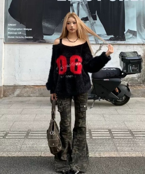 AVYL(アヴィル)の「肩あきナンバリングBIGシャギーニット(ニット/セーター・レディース・ブラック・M)」の7枚目の写真