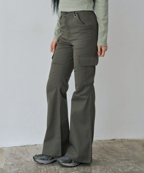 WAARFORWOMAN(ワール・フォー・ウーマン)の「W1154 Dリング カーゴ bootカットパンツ_チャコール(その他パンツ・レディース・その他・SMALL/MEDIUM/LARGE)」の4枚目の写真