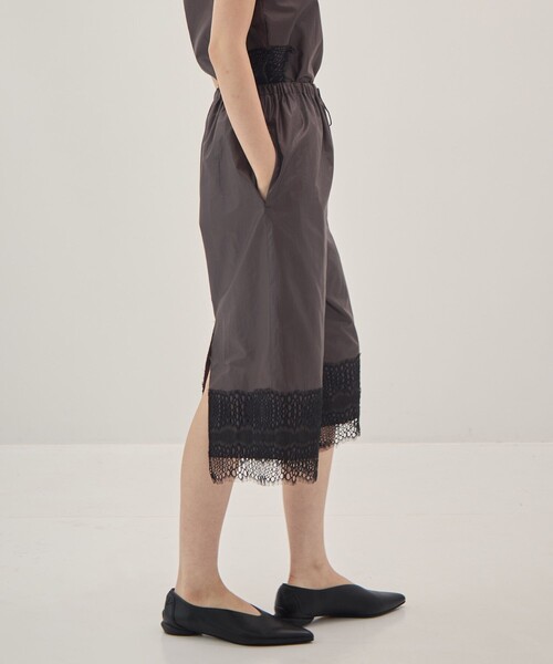 muller of yoshiokubo（ミュラーオブヨシオクボ）の「[muller of yoshiokubo/ミュラー オブ ヨシオクボ]INTER LACE HALF PANTS/レースハーフパンツ（その他パンツ・レディース・アイボリー・38/36）」の3枚目の写真