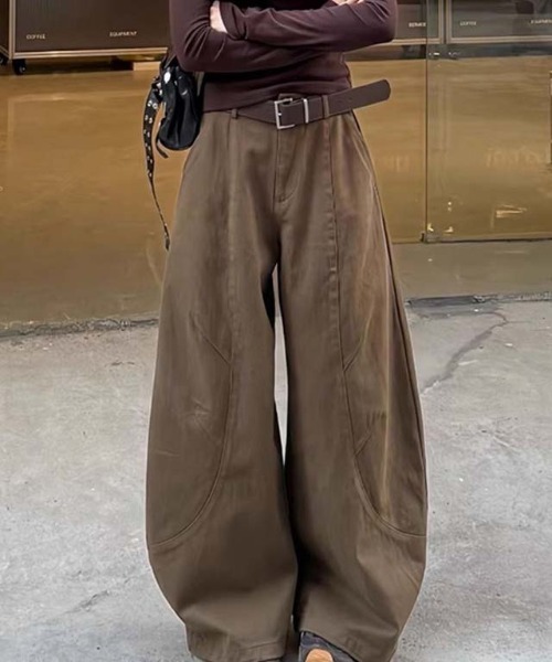 VENCEEXCHANGE(ヴァンスエクスチェンジ)の「バルーンバレルパンツ(その他パンツ・レディース・ブラウン・S/M/L)」の1枚目の写真