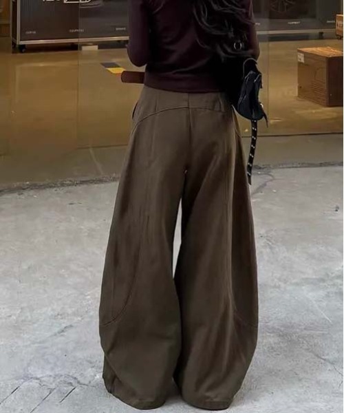 VENCEEXCHANGE(ヴァンスエクスチェンジ)の「バルーンバレルパンツ(その他パンツ・レディース・ブラウン・S/M/L)」の3枚目の写真