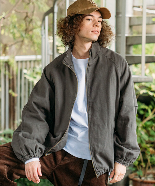 FREAK'S STORE（フリークスストア）の「限定展開中綿 スタンドカラー タックブルゾン（ブルゾン・メンズ・チャコールグレー/ベージュ/ブラウン/ブラック・LARGE/MEDIUM/SMALL）」の3枚目の写真