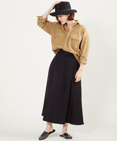 HELIOPOLE（エリオポール）の「モールスキン起毛オーバーシャツ（シャツ/ブラウス・レディース・ベージュ/モスグリーン・38）」の4枚目の写真