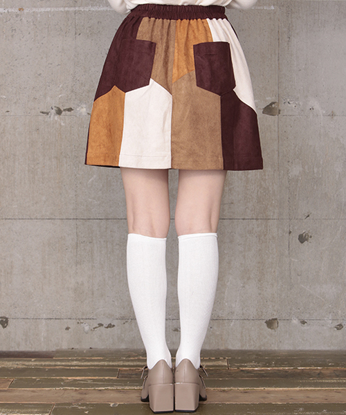 one after another NICE CLAUP（ワンアフターアナザーナイスクラップ）の「前釦台形スカート（スカート・レディース・キャメル/ボルドー/インディゴブルー・FREE）」の12枚目の写真