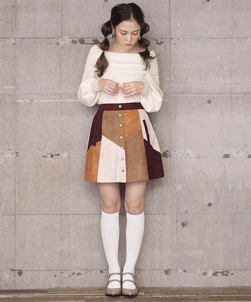 one after another NICE CLAUP（ワンアフターアナザーナイスクラップ）の「前釦台形スカート（スカート・レディース・キャメル/ボルドー/インディゴブルー・FREE）」の13枚目の写真