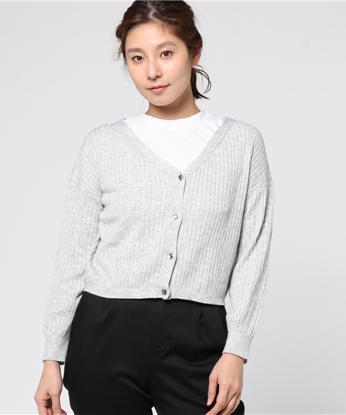 mysty woman（ミスティウーマン）の「4者混ワイドリブニットオフショルVネックカーディガン（カーディガン/ボレロ・レディース・オフホワイト/トップグレー/レッド/ネイビー・FREE）」の11枚目の写真