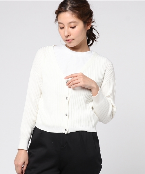 mysty woman（ミスティウーマン）の「4者混ワイドリブニットオフショルVネックカーディガン（カーディガン/ボレロ・レディース・オフホワイト/トップグレー/レッド/ネイビー・FREE）」の2枚目の写真