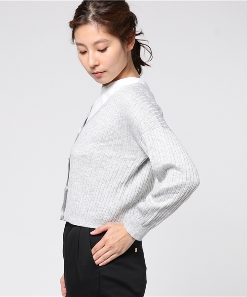 mysty woman（ミスティウーマン）の「4者混ワイドリブニットオフショルVネックカーディガン（カーディガン/ボレロ・レディース・オフホワイト/トップグレー/レッド/ネイビー・FREE）」の5枚目の写真